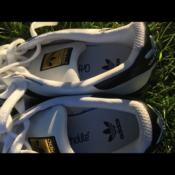 BRAND NEW ADIDAS SHOES🦋🌈💞☂️SOLD - Picture 5 of 5